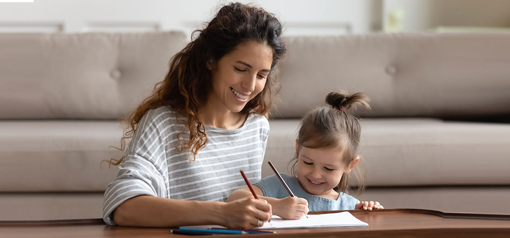Parent enseignant à son enfant Parent enseignant à son enfant